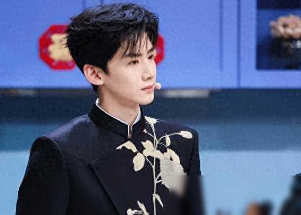 金晨胡夏分手疑云,白敬亭洗白无果,汪小菲再婚传闻_八卦_危机_私生活