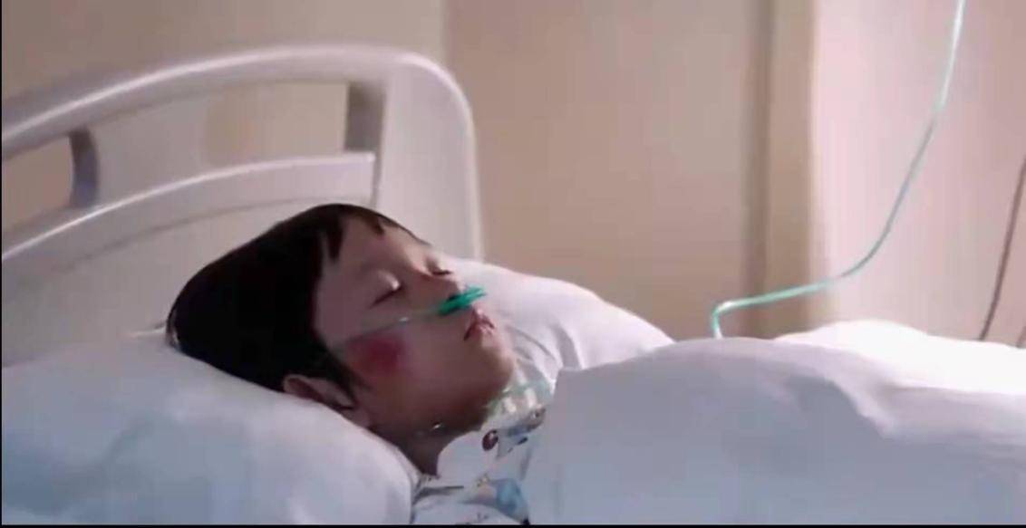 李瑞英:儿子坠楼仍坚守岗位,工作28年0失误,却在退休时惹众怒