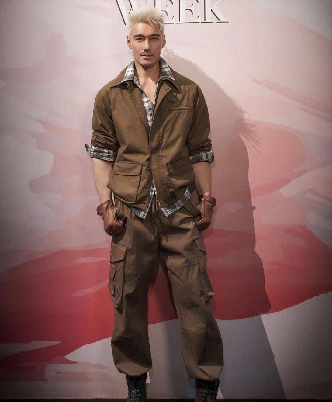 原创上海时装周53岁回春的胡兵治好了我的畸形审美