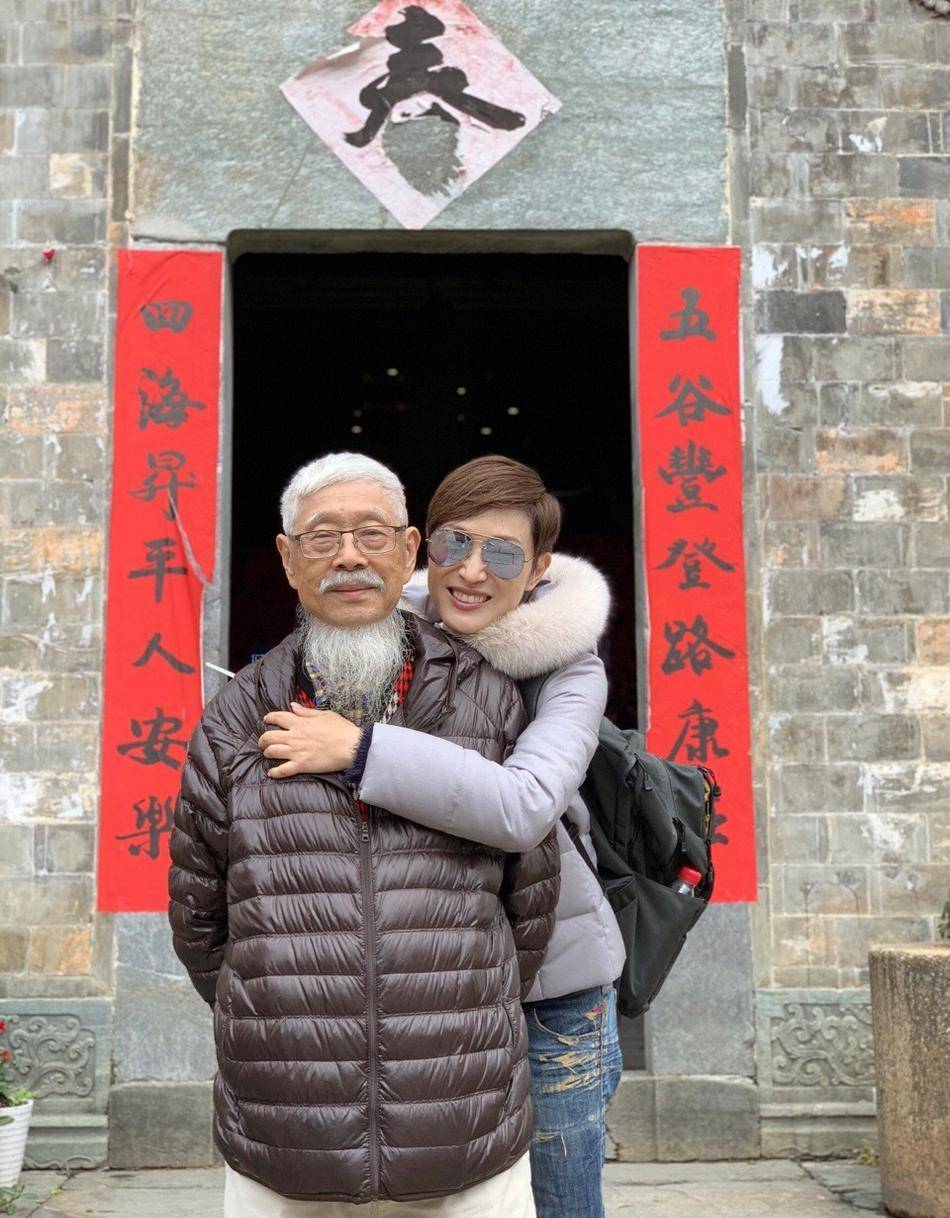 陈法蓉多年不婚,和老父亲相依为命,昔日港姐,为何成为不婚族?