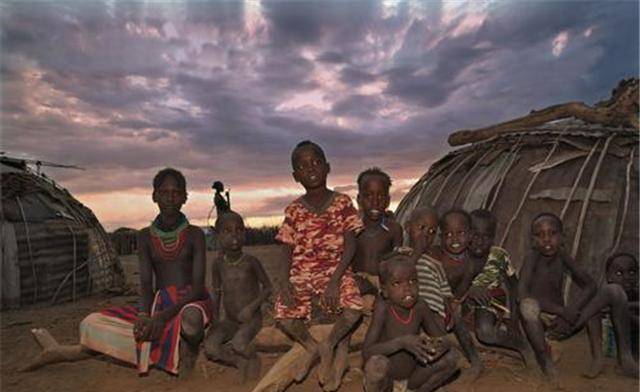 他们大多被安排从事大麻生产和美甲沙龙工作,更有不幸者成为了器官