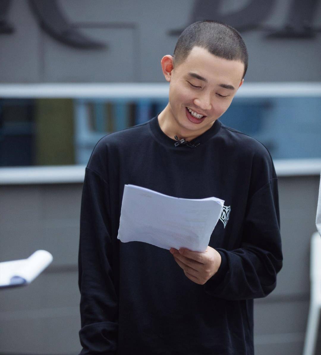 原创披荆斩棘的哥哥决赛王斯然给老公gai助阵紧张到分不清平翘舌