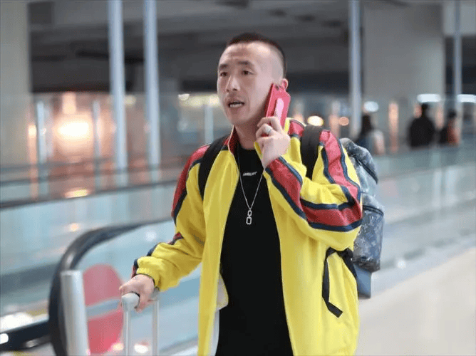 李铁案后消失1年的王永珀现身美国,何时回国成谜团_深圳队_球员_泽塔