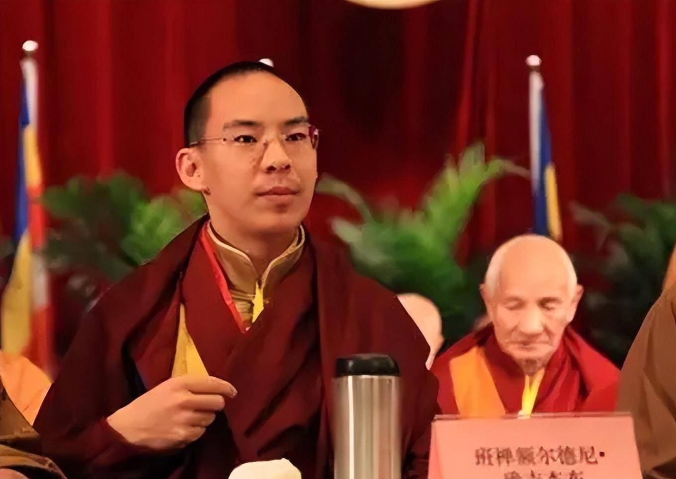 原创年轻的90后大活佛十一世班禅额尔德尼确吉杰布已经长大了