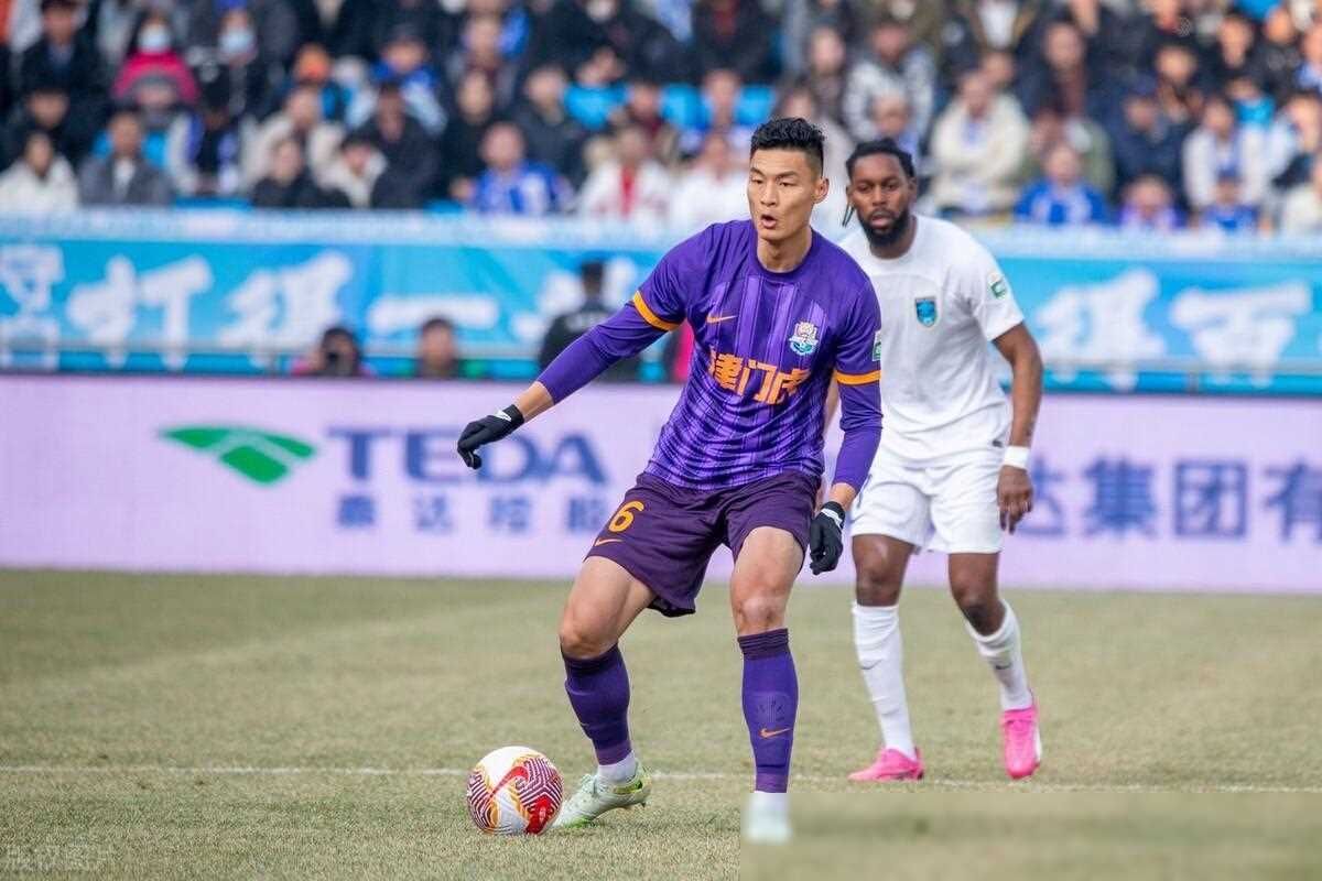 他曾是后防漏勺,如今于根伟助他成定海神针_格兰特_韩鹏飞_比赛