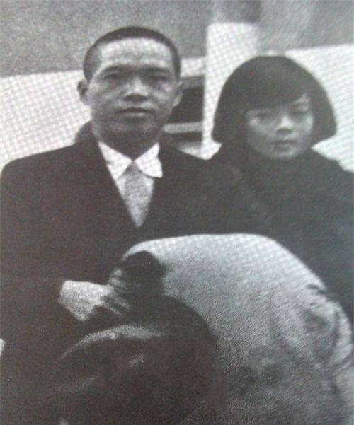 后来陈济棠逃往重庆,无暇顾及家中情况,莫秀英就带着家里的人回老家