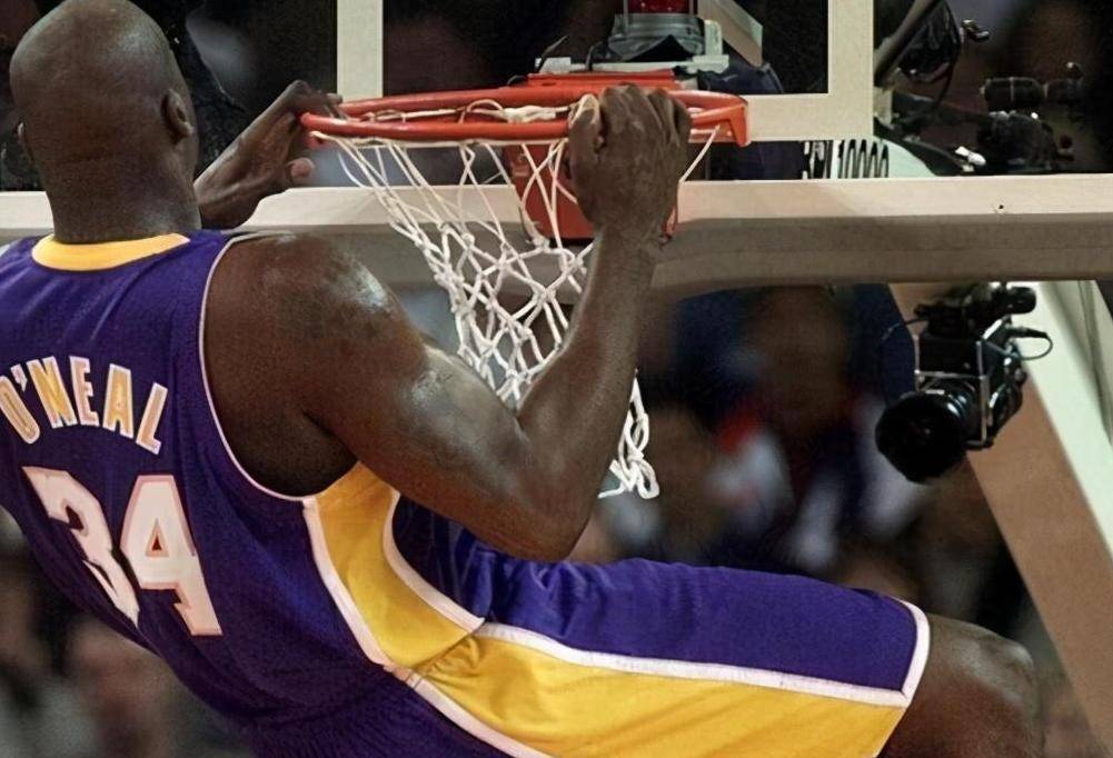 原创奥尼尔估计会后悔选择离开湖人队他和科比的组合成就本更高