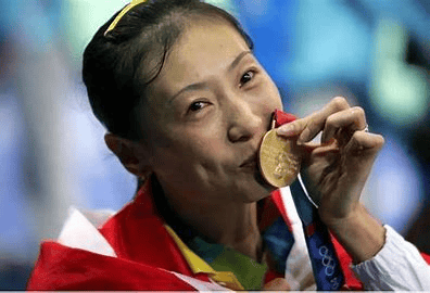 原创羽坛皇后张宁两夺奥运冠军离婚后再婚苦尽甘来事业爱情双丰收