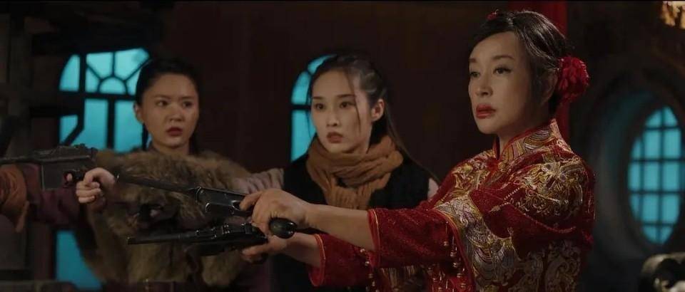 林青霞69岁的素颜美曝光,打脸了娱乐圈里面多少"美颜女明星"!