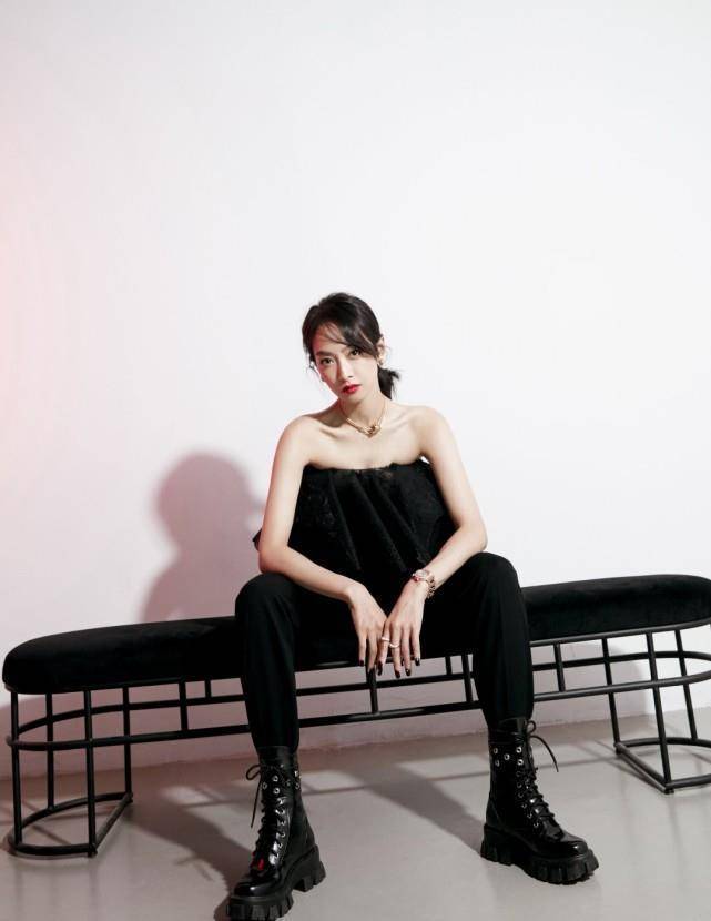 原创宋茜再次挑战新风格薄纱抹身材礼服搭配西装裤身材比例太绝了