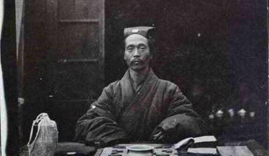 原创1981年湖北一盲人深山称帝骗奸妇女达55人最小的十几岁