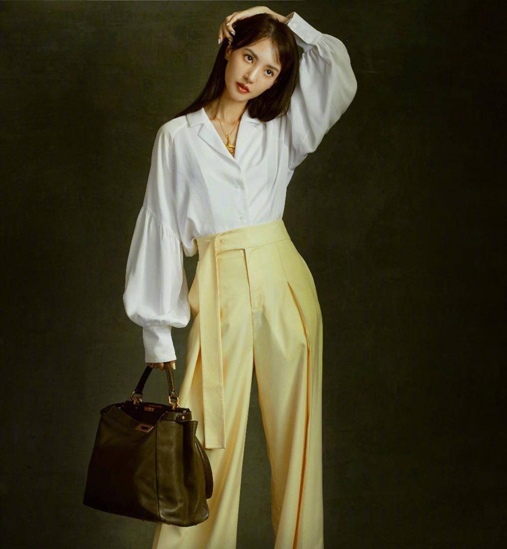 原创金晨时尚大片演绎经典复古美私服同样超会穿姐姐真的太飒啦