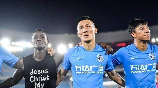 博阿滕:没要离开一方,秦升说的听不懂但开心,力挺大连争议一将