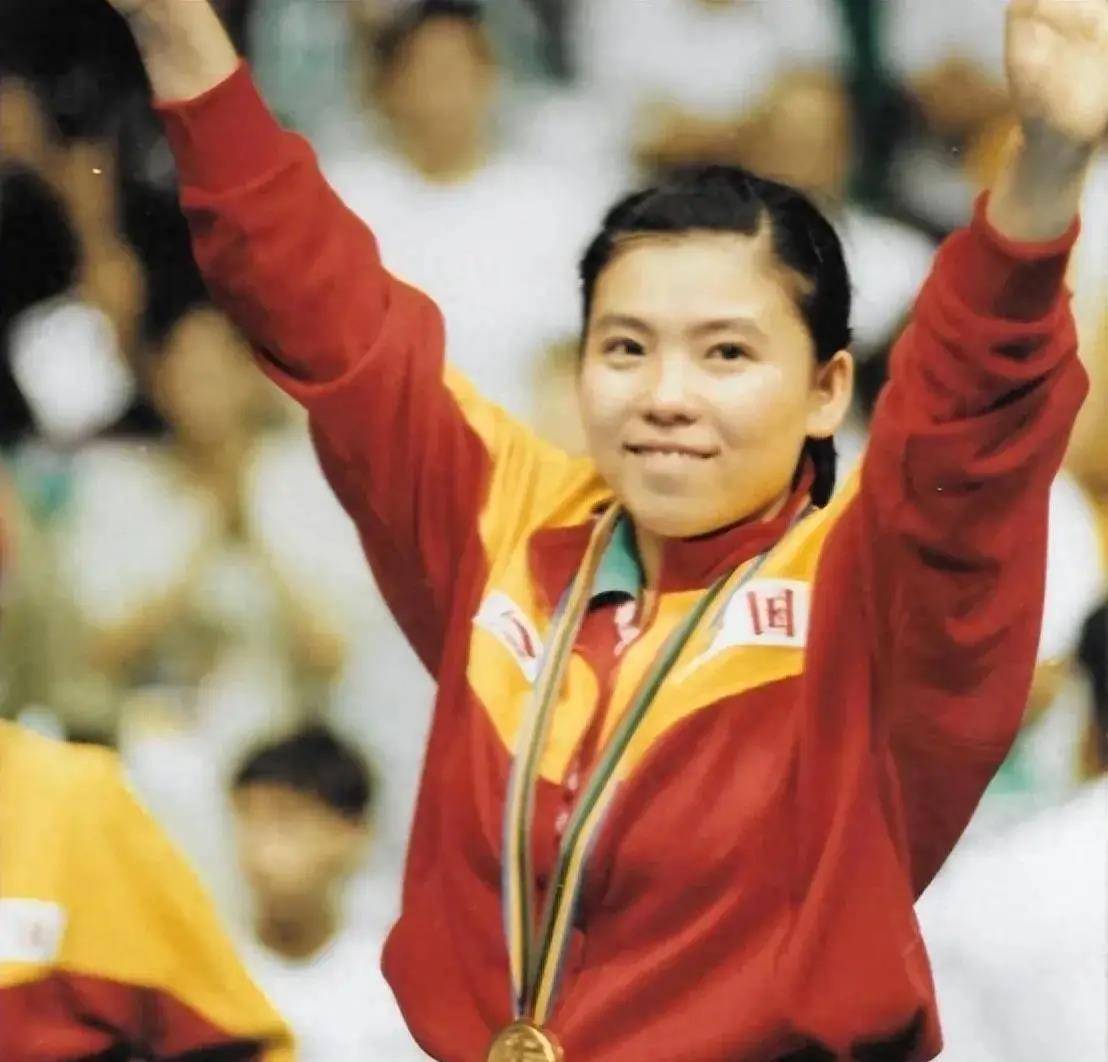 当年邓亚萍怎样被淘汰 乔红为什么不受重用?