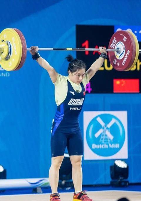 原创23岁中国女举重运动员罗诗芳破世界纪录夺2金巴黎奥运前景一片