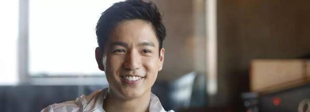 原创tvb最年轻小鲜肉凭处境剧人气急升自爆为求工作敲监制房门_吴伟豪