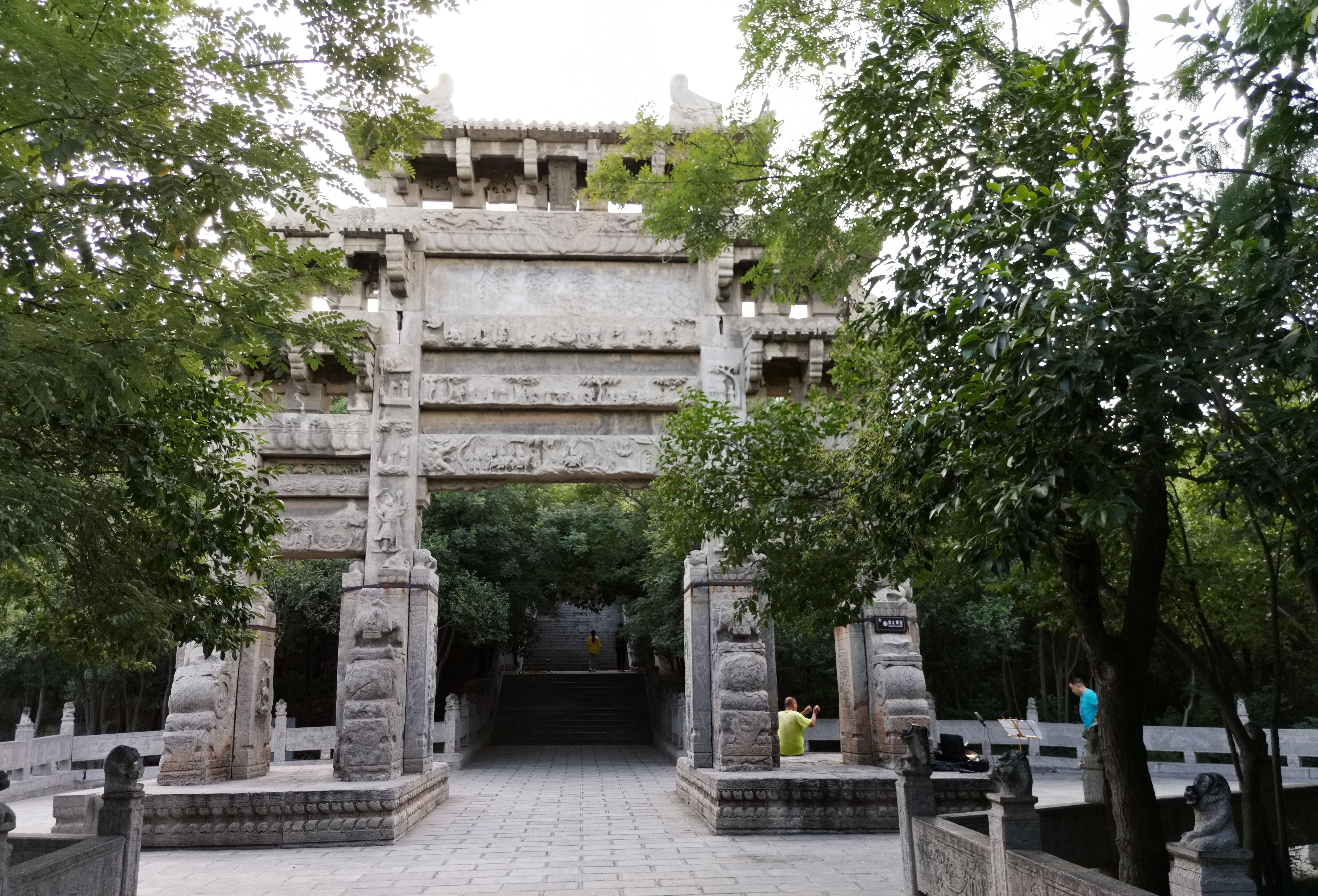 河南浚县奇人孟楠官至陕西省长皇家敕建1座恩荣坊