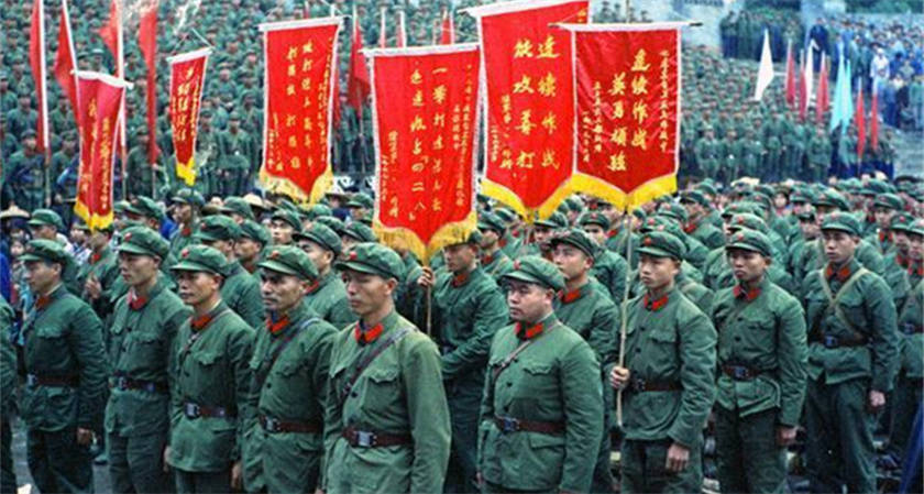 原创1979年对越反击战唐立忠入伍52天便荣获一等功后来成就如何