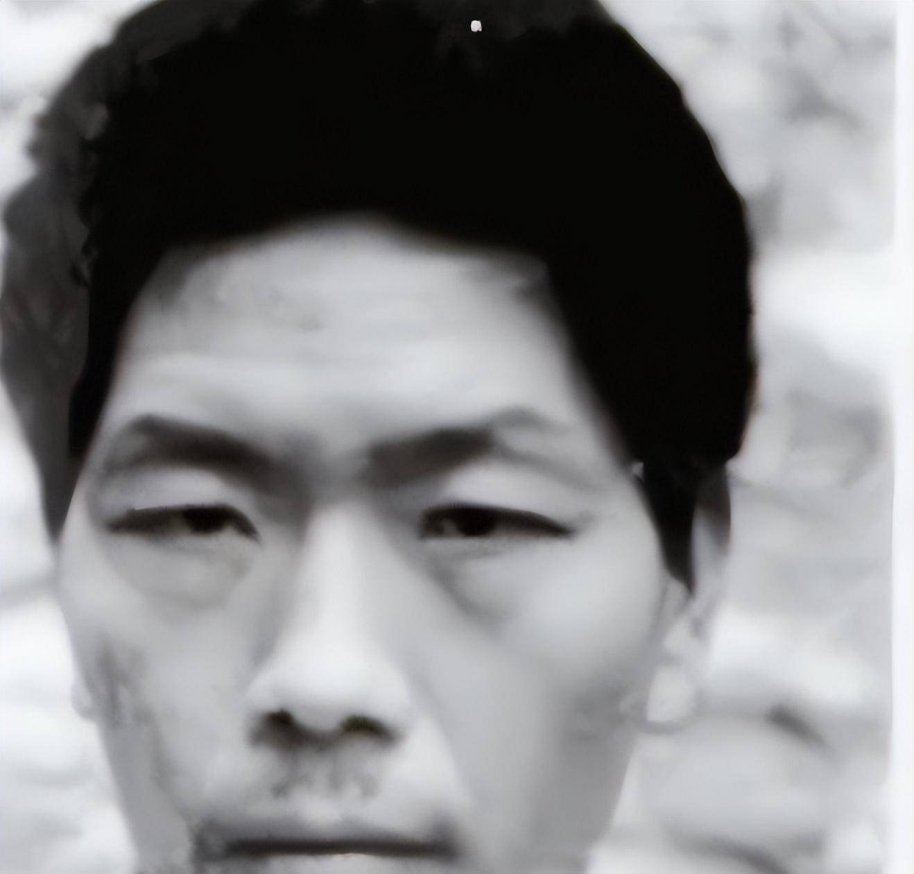 生活在陕西省柞水县下梁镇明星村五组的简学良,初中毕业没有太多的