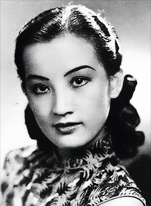 原创周璇因为太美3岁被拐卖14岁红遍上海如今一组照片卖218万