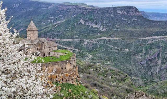 原创阿塞拜疆为啥与亚美尼亚不对付两者宗教不同一直在争纳卡地区