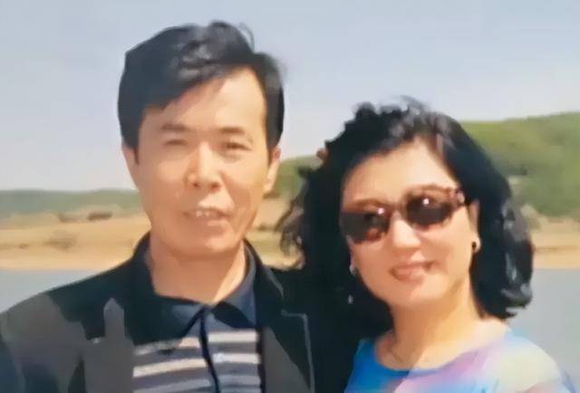 原创回顾何庆魁儿子直播时语出惊人称父亲嫖不动了每月1万就够花