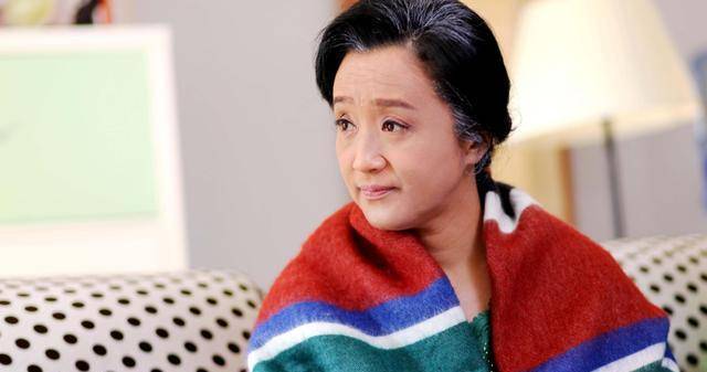 原创杨昆58岁无儿无女退休金2500别墅被拍卖如今过得怎样
