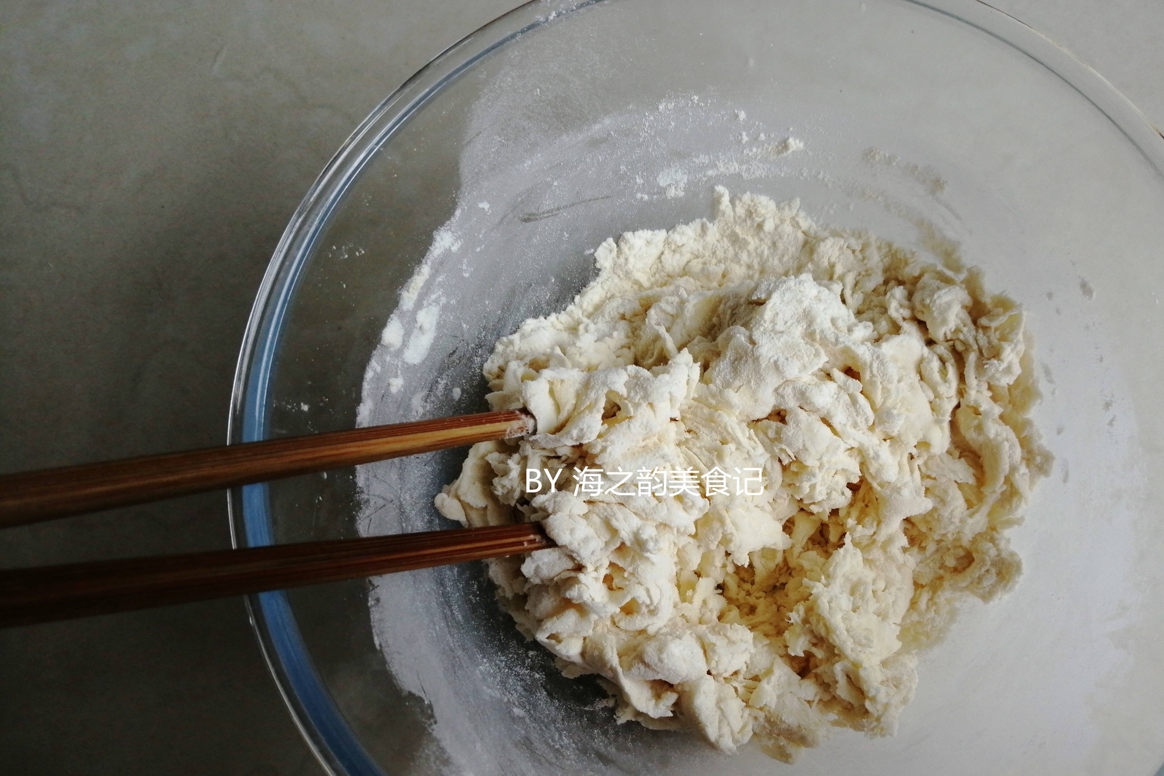 一把剪刀一根牙签就能做出可爱的豆沙包小朋友们抢着吃