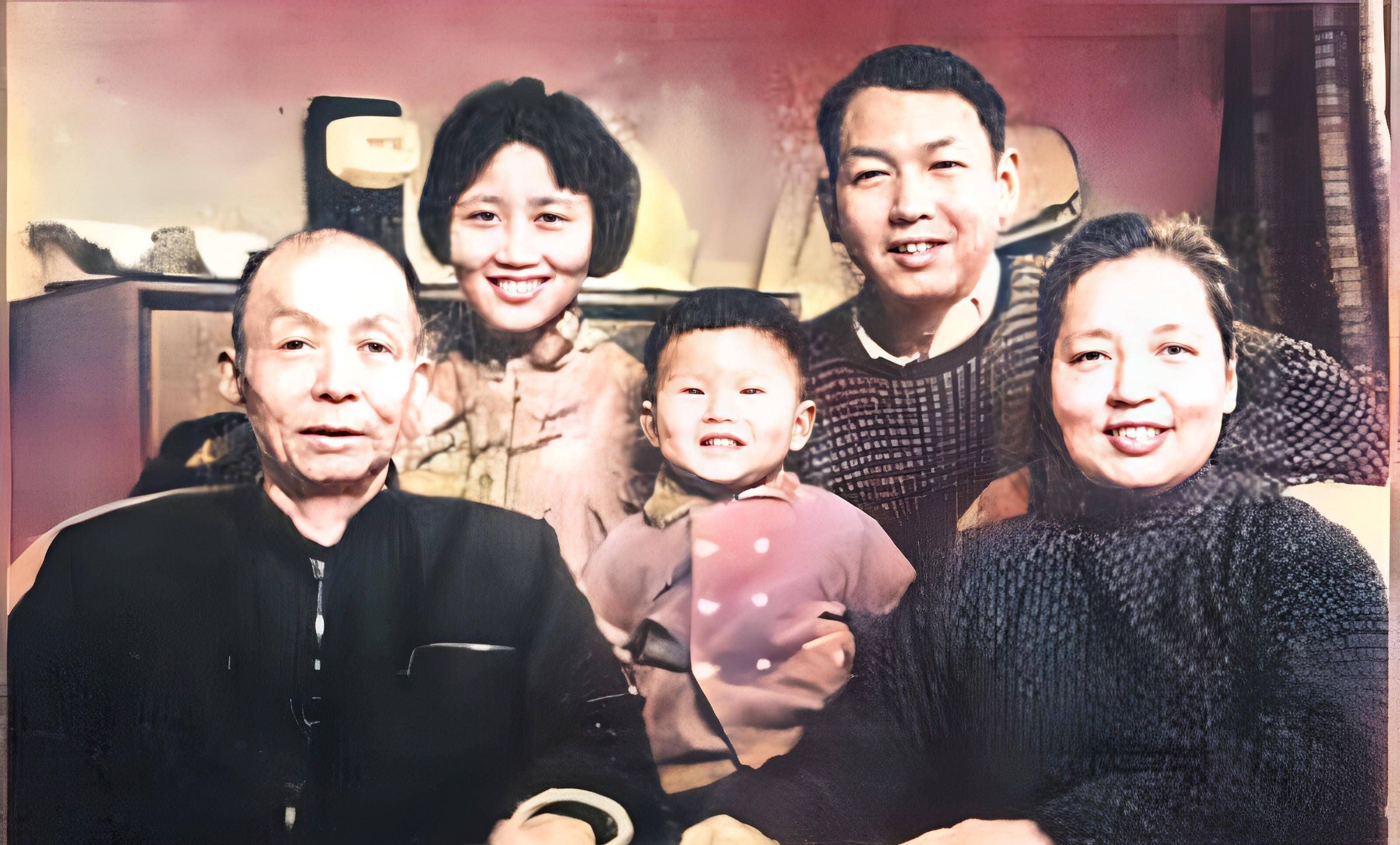 民国名媛中她长相丑能力平平父母爱丈夫宠儿女孝她凭啥