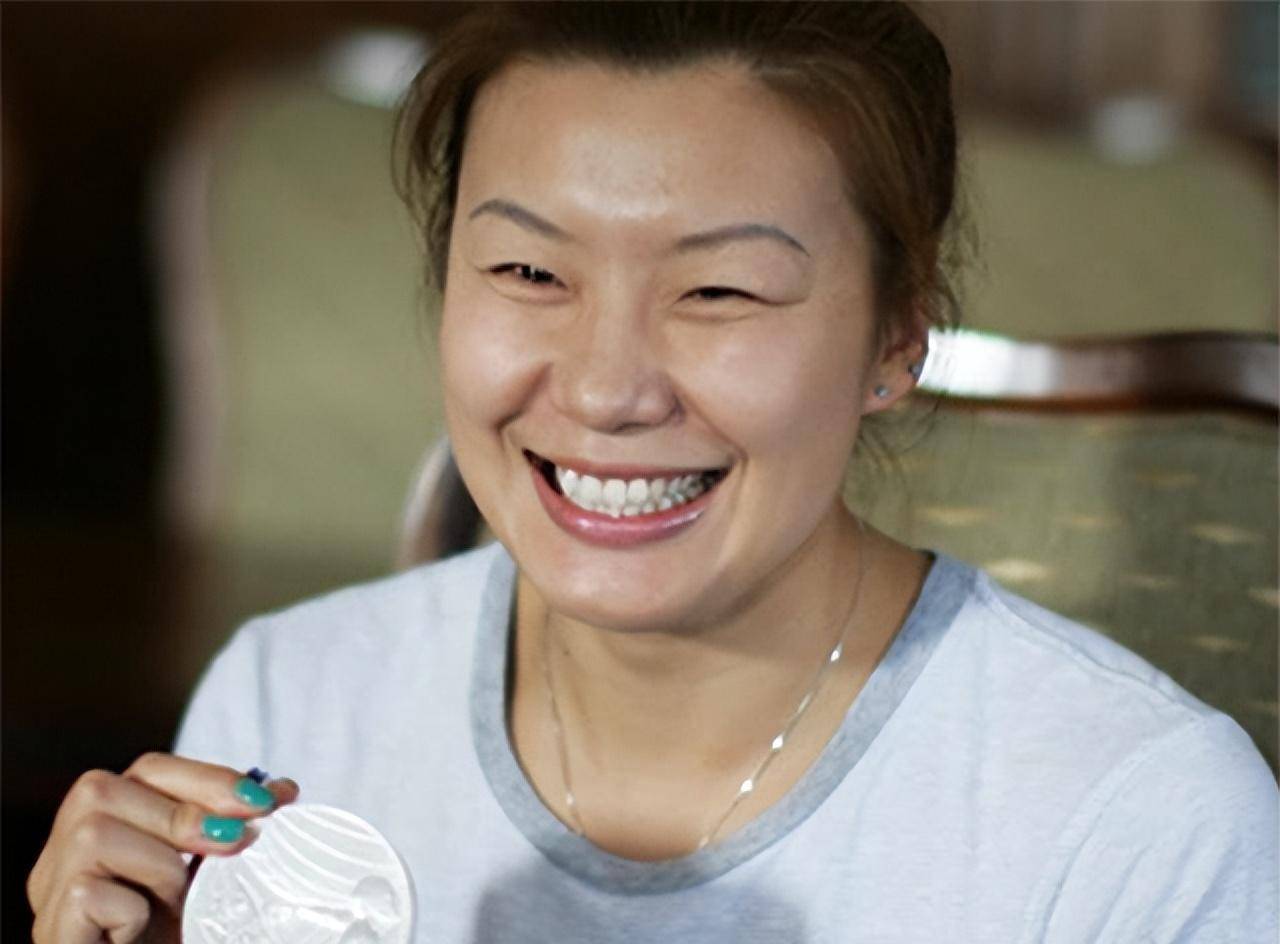 原创亚洲蝶后周雅菲嫁给cba二婚男如今儿女双全堪称人生赢家