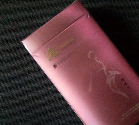 原创3款果香味烟第一款很难被大众接受最后一款专为女士量身定做