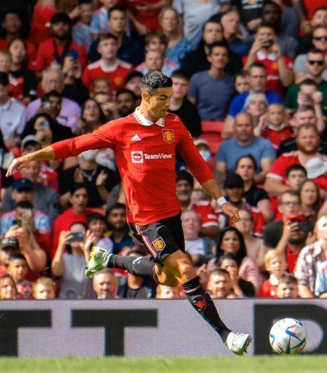 被滕哈格"尊重"的c罗,留在曼联还有未来吗?