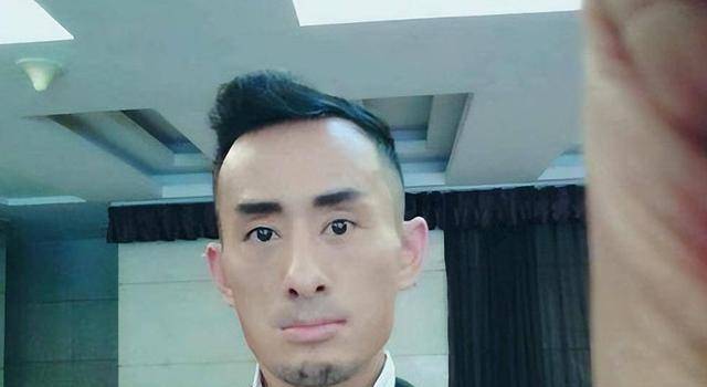 原创回顾事实证明如今装疯卖傻的歌手阿宝已然活成了一个笑话