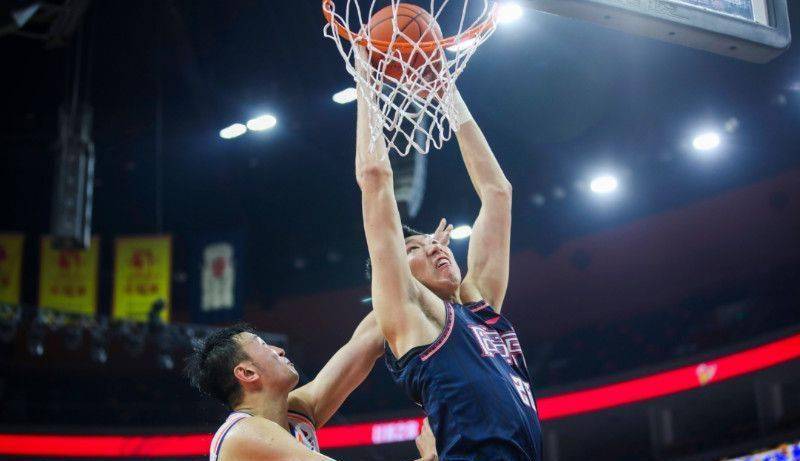 周琦是第二个赢家球迷们高呼伟大的魔鬼回来了