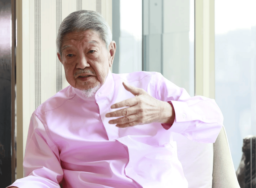 蔡澜千万资产送人,烟酒不戒,坦言能活一天算一天,他是