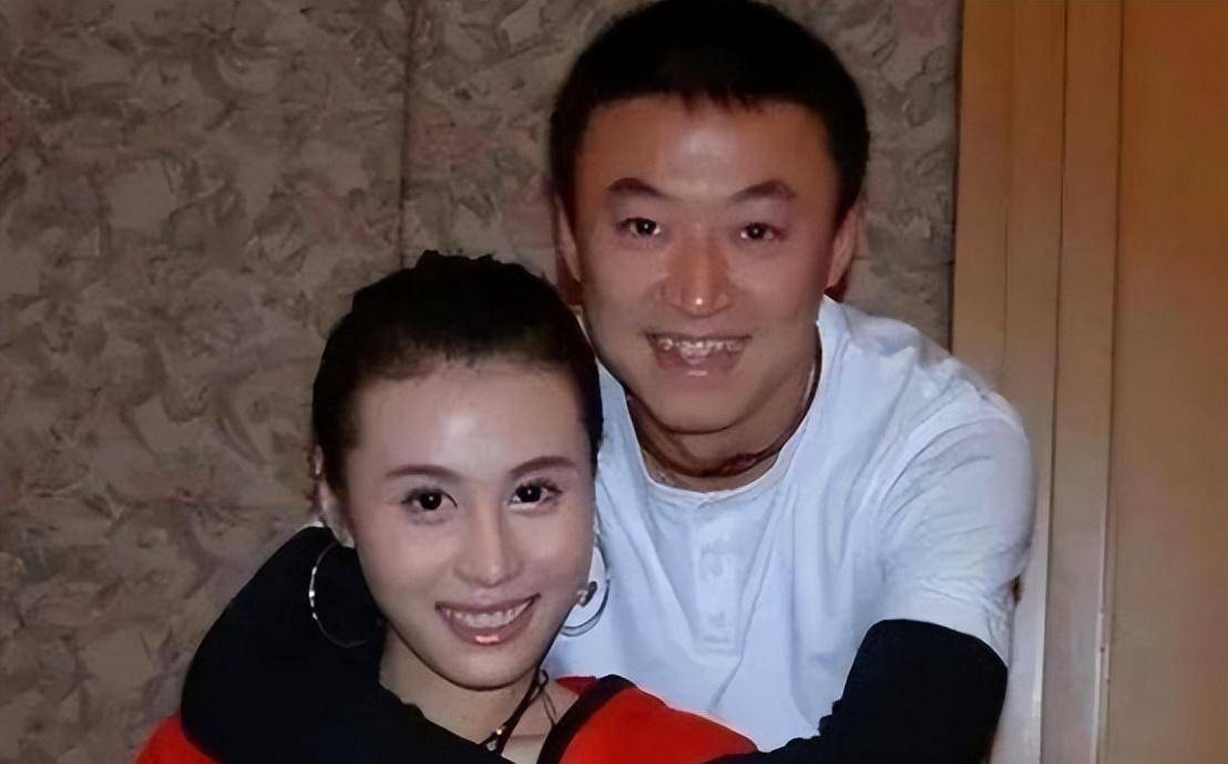 原创马琳前妻张宁益离婚获千万家产转嫁金融学霸带2娃定居美国
