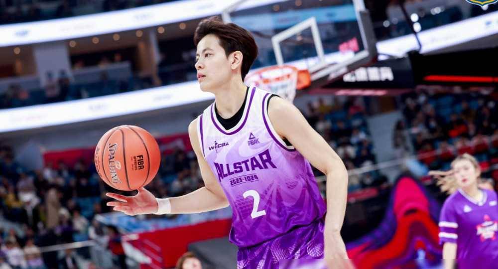 我们女篮又一22岁新星蜕变,21:2变李梦替身_杨舒予_比赛_团队