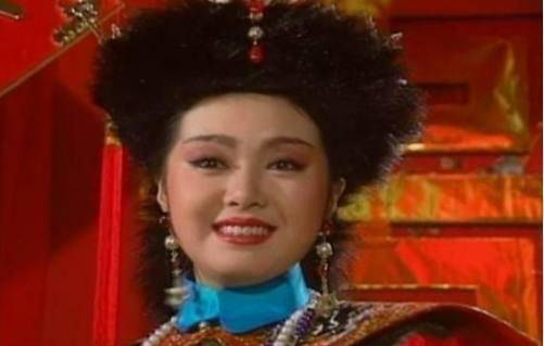 曾是荧屏古装美人琼瑶青睐她蒋欣与她撞脸为爱隐退相夫教子