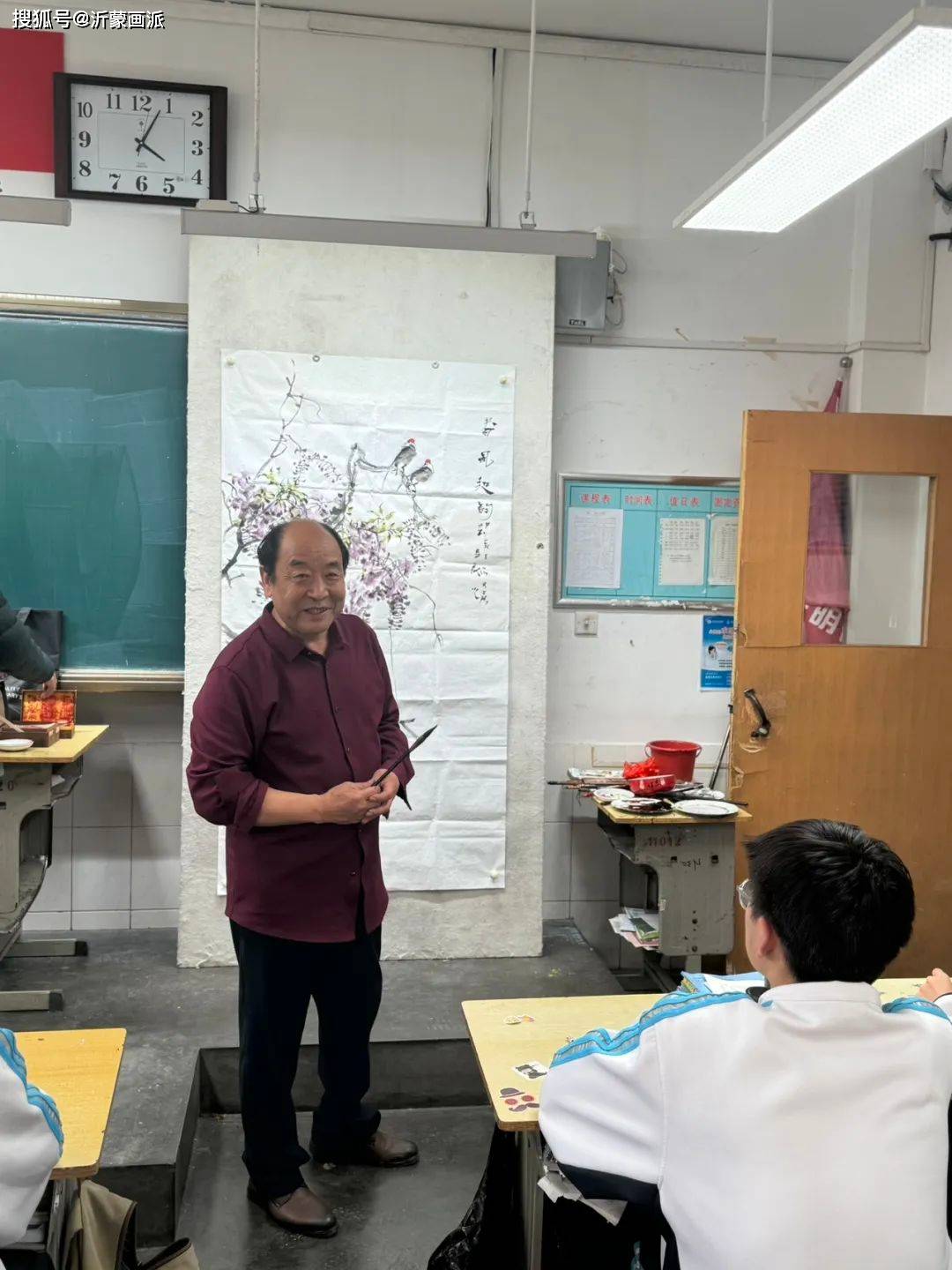 碰撞美的火花沂蒙画派创始人何乃磊走进莒县一中