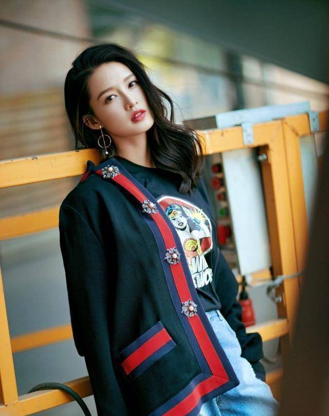 原创出道近十年李沁穿搭都是非常有品位的每次现身都感觉气质超好