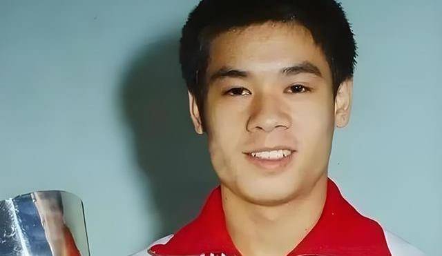 原创金牌理论有多严重朱建华被送了一把带铜牌的刀片李宁因失误丢金被