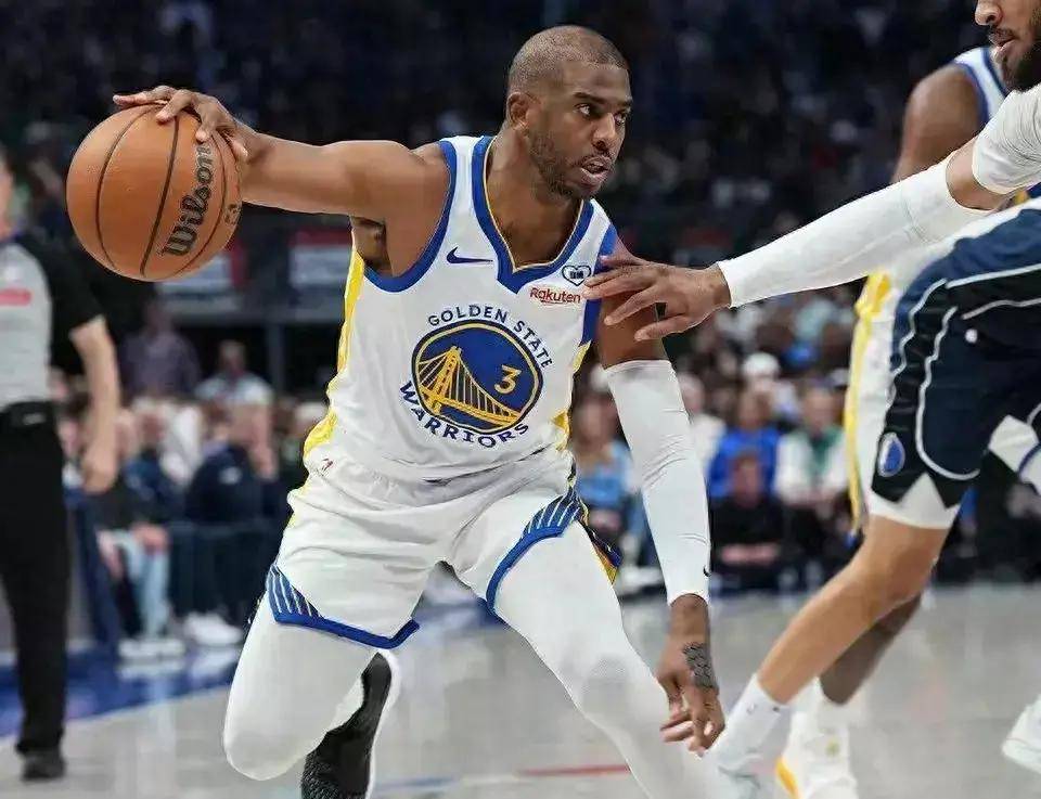 原创科尔一看稳进附加赛直接秀操作库里就是软没关键球能力