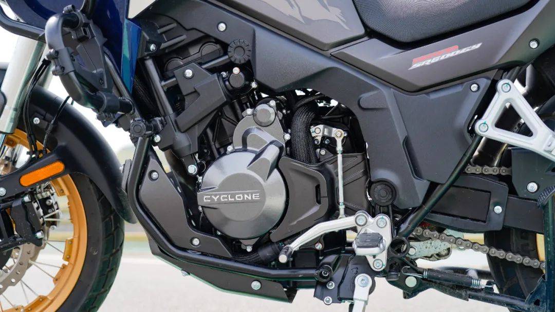 动力部分是赛科龙rx600的一大优势,代号为nd560的发动机是宗申成熟