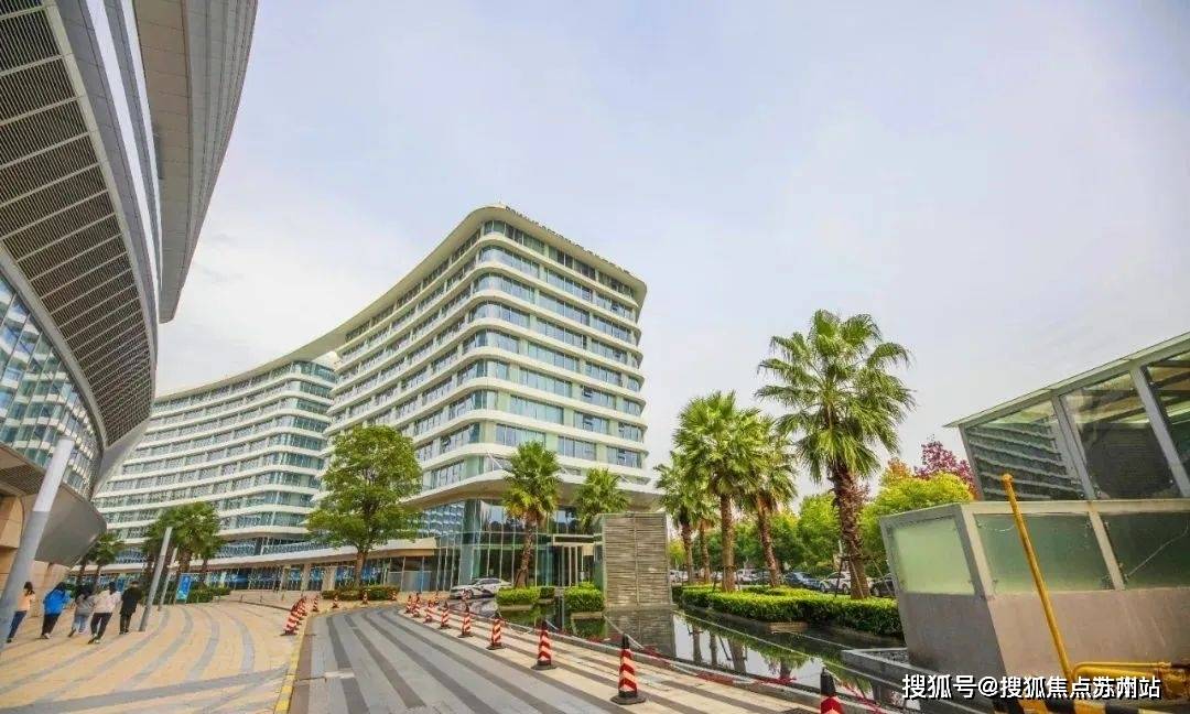 绿地铂瑞酒店式公寓楼盘详情绿地铂瑞酒店式公寓房价户型容积率小区