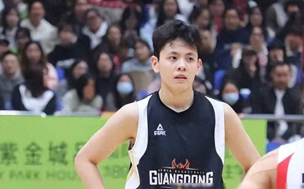 我们女篮又一22岁新星蜕变,21:2变李梦替身_杨舒予_比赛_团队