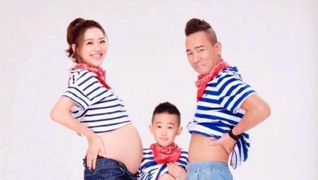 差点成为向佐老婆陈小春为她签卖身契应采儿感情经历太坎坷