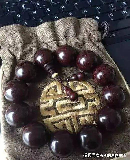 小叶紫檀手串怕盘黑怎样正确操作