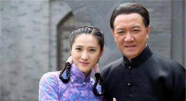 原创曾撞脸万茜曾黎与靳东保剑锋谈过恋爱如今40岁嫁导演幸福不已