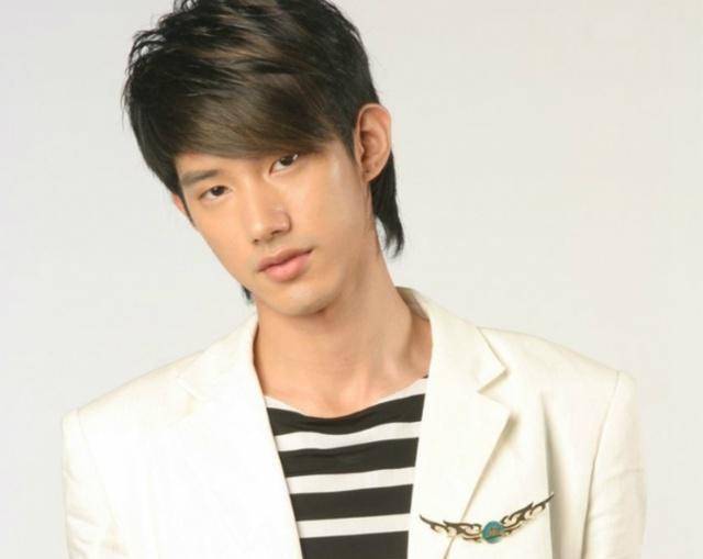 参加《好男儿》选秀出道,曾红过马天宇,现在被人遗忘很可惜_吴建飞_剧