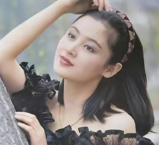 她被称为"大陆第一美人",陈凯歌对她一见钟情,55岁还酷似少女_陈红